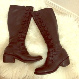 ❌Taking any offer❌ Vince Camuto black button boot
